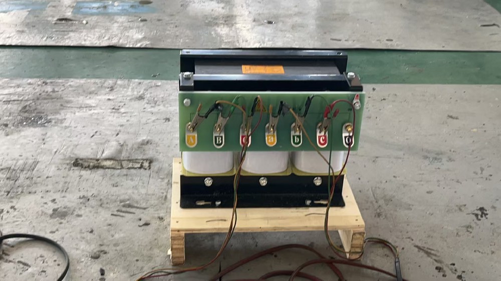 50Hz/60Hz 双向频率电压转换变压器｜进出口工业设备电网制式适配解决方案